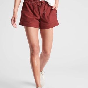 Athleta Farallon Short 14T Maroon